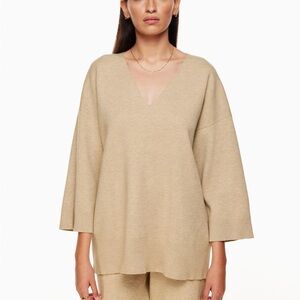 Aritzia Wilfred Free SOUVENIR SWEATER
SIZE 1